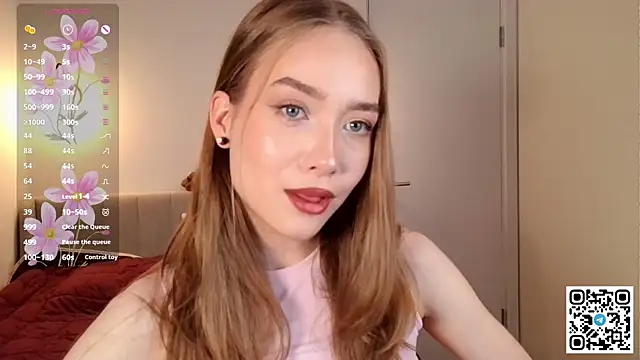 Snapshot of CassieVale chatting on 06.12.26 CassieVale online show from 06.12.26