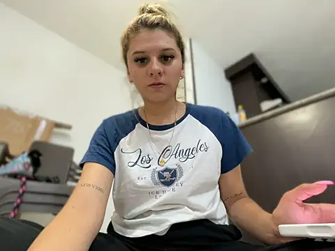 alison parkerrr26 online show from 05.31.26