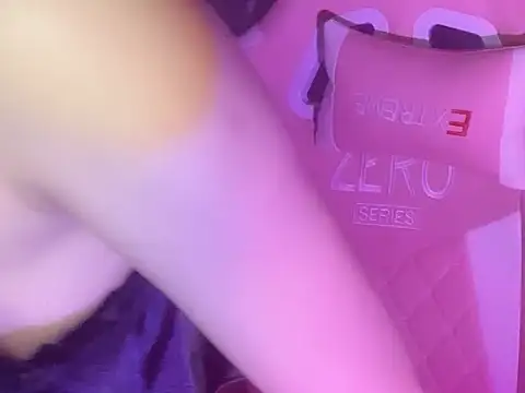 Snapshot of Uri_sexy chatting on 06.17.26 Uri sexy online show from 06.17.26