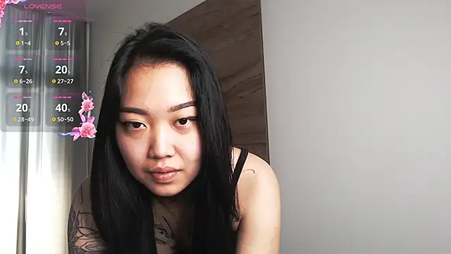 Snapshot of LillGothBaby chatting on 06.18.26 LillGothBaby online show from 06.18.26