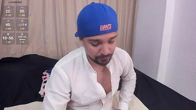 Snapshot of max_ed chatting on 06.18.26 max ed online show from 06.18.26