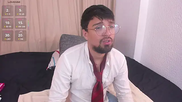 Snapshot of max_ed chatting on 07.04.26 max ed online show from 07.04.26