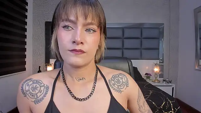 Snapshot of Mrs_Regina_clk chatting on 06.16.26 Mrs Regina clk online show from 06.16.26