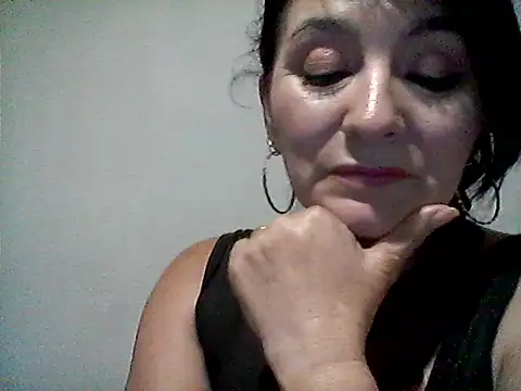 Snapshot of Anlly_garcia002 chatting on 05.27.26 Anlly garcia002 online show from 05.27.26