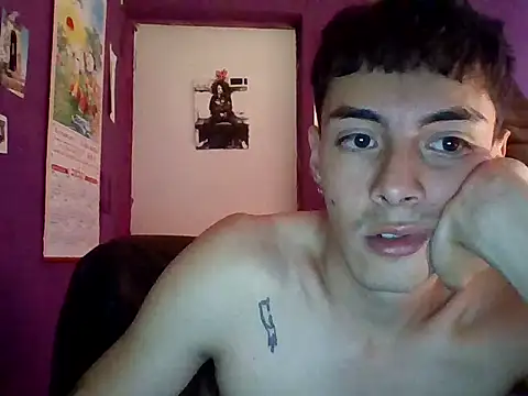 Snapshot of crisanto8 chatting on 05.22.26 crisanto8 online show from 05.22.26