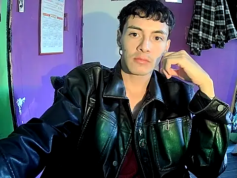 Snapshot of crisanto8 chatting on 05.26.26 crisanto8 online show from 05.26.26