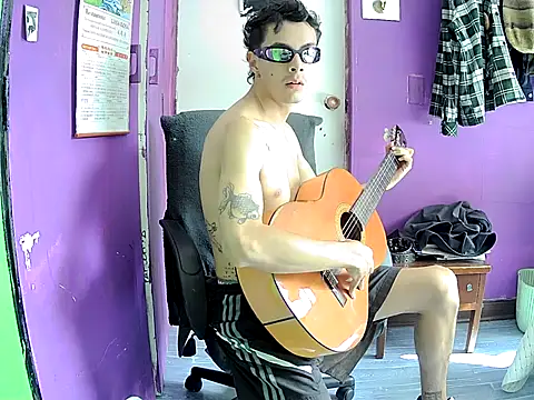 Snapshot of crisanto8 chatting on 05.27.26 crisanto8 online show from 05.27.26