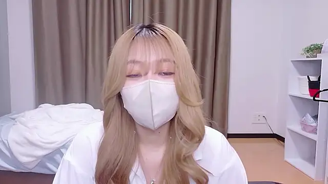 Riona H online show from 05.26.26