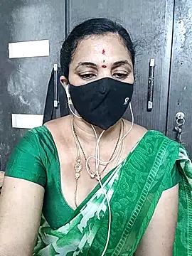 Snapshot of Leela_555 chatting on 06.18.26 Leela 555 online show from 06.18.26