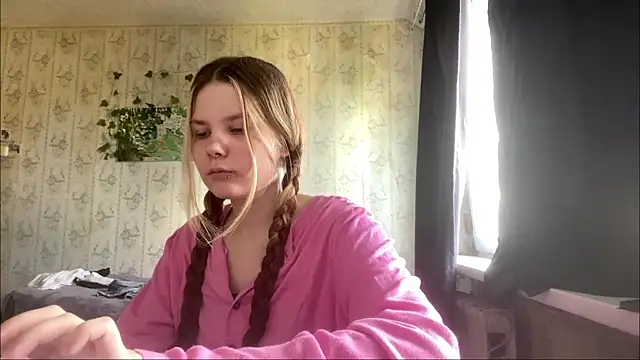 Snapshot of SusanaLeichty chatting on 07.20.26 SusanaLeichty online show from 07.20.26