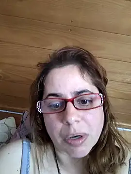 Snapshot of darkellie chatting on 05.22.26 darkellie online show from 05.22.26