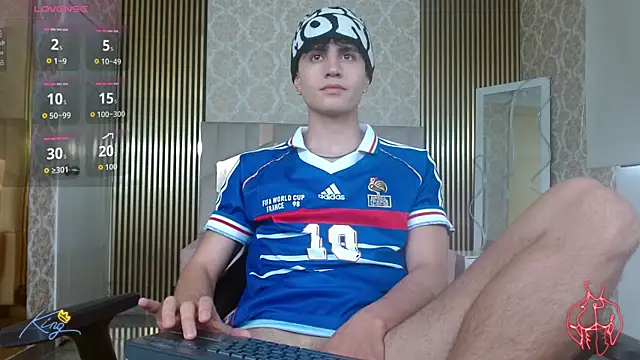 Snapshot of Kyler_tay chatting on 06.18.26 Kyler tay online show from 06.18.26