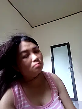 Snapshot of Giee00 chatting on 05.25.26 Giee00 online show from 05.25.26