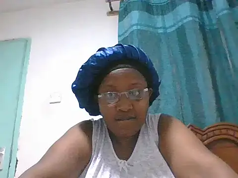Snapshot of peacechloe chatting on 06.29.26 peacechloe online show from 06.29.26