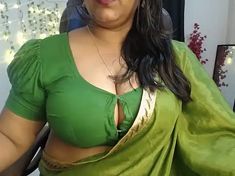 Snapshot of AmeliaSEXY- chatting on 06.18.26 AmeliaSEXY- online show from 06.18.26