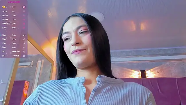 Snapshot of Stushaa chatting on 05.30.26 Stushaa online show from 05.30.26