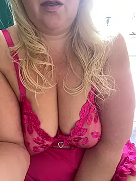 Snapshot of SoftThickAngel chatting on 06.15.26 SoftThickAngel online show from 06.15.26