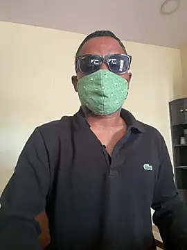Snapshot of syntaxbear chatting on 06.27.26 syntaxbear online show from 06.27.26