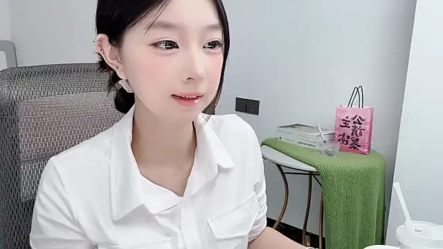 Yoyo33355 online show from 06.21.26