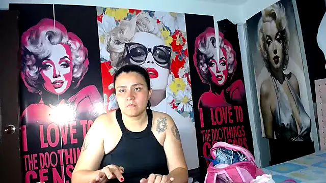 Snapshot of BaddieLuxe_ chatting on 05.26.26 BaddieLuxe online show from 05.26.26