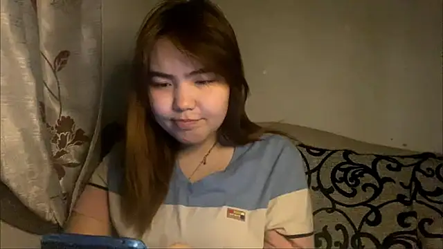 Molly Teddy online show from 06.04.26