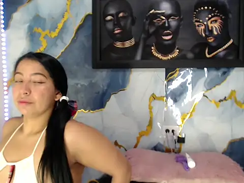Yasmine Tapias online show from 06.18.26