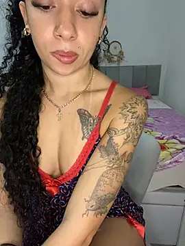 Snapshot of Sereia_camgirl chatting on 05.27.26 Sereia camgirl online show from 05.27.26