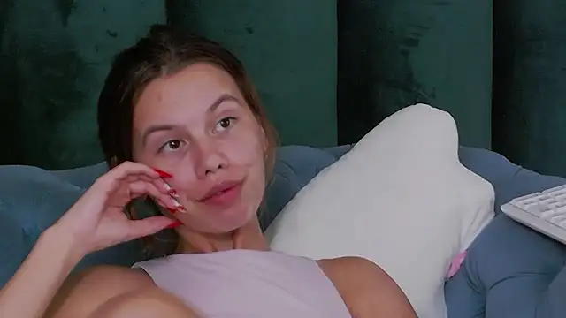 Snapshot of LeiaHuk chatting on 07.13.26 LeiaHuk online show from 07.13.26