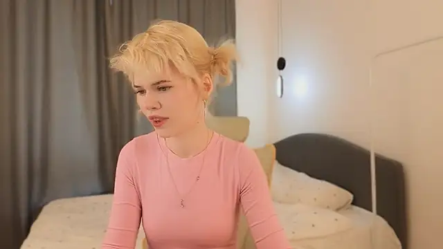 mood berry  online show from 05.26.26