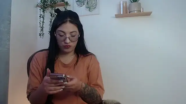 Snapshot of Leena_rose chatting on 07.30.26 Leena rose online show from 07.30.26
