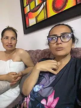 Snapshot of Greys_Mandahian chatting on 05.27.26 Greys Mandahian online show from 05.27.26