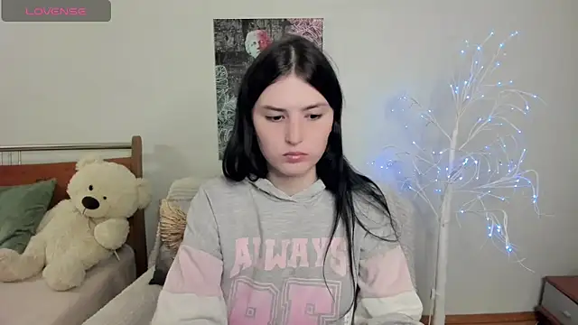 Snapshot of Kira_Devi chatting on 05.31.26 Kira Devi online show from 05.31.26
