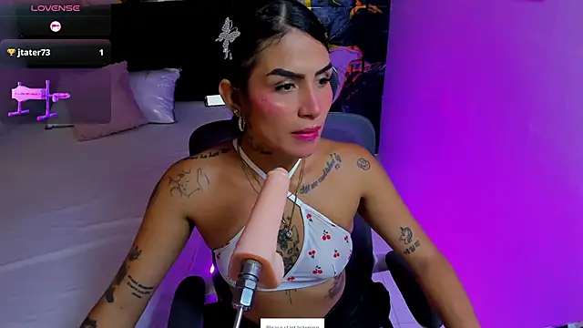 Snapshot of Alanna_Wild chatting on 06.27.26 Alanna Wild online show from 06.27.26