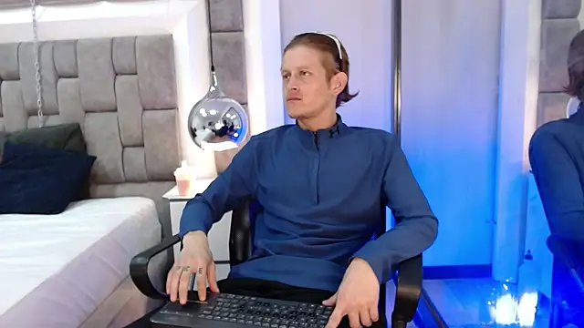 AnthonyStone  online show from 06.05.26