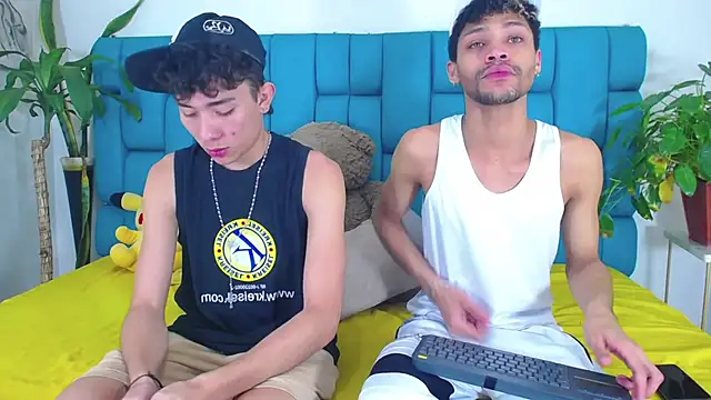 STRANGER BOYS online show from 07.08.26
