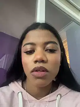 Snapshot of Ariana_roxe_ chatting on 06.20.26 Ariana roxe online show from 06.20.26