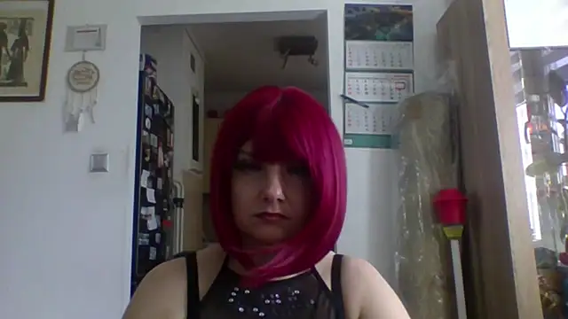 Snapshot of MeganFlirt chatting on 06.08.26 MeganFlirt online show from 06.08.26