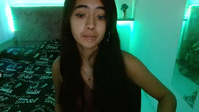 Snapshot of sofiacumgil chatting on 07.20.26 sofiacumgil online show from 07.20.26