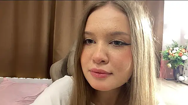 Snapshot of StefiMoon chatting on 05.28.26 StefiMoon online show from 05.28.26