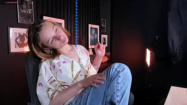 Snapshot of ivy_blare chatting on 06.10.26 ivy blare online show from 06.10.26