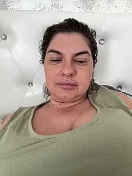 Snapshot of evaxxxcurvyxxx chatting on 06.16.26 evaxxxcurvyxxx online show from 06.16.26
