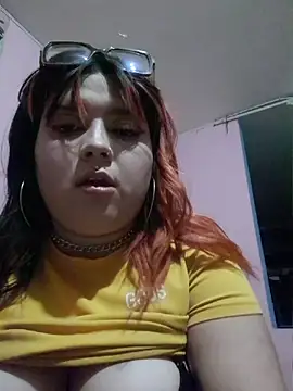 Snapshot of curvy_latina chatting on 07.08.26 curvy latina online show from 07.08.26