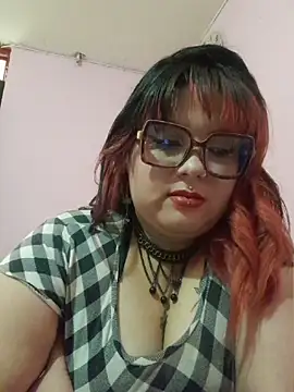 Snapshot of curvy_latina chatting on 07.16.26 curvy latina online show from 07.16.26
