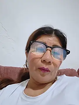 Snapshot of fire_mommy chatting on 06.17.26 fire mommy online show from 06.17.26