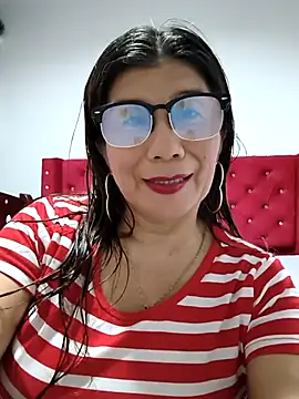 Snapshot of fire_mommy chatting on 06.24.26 fire mommy online show from 06.24.26