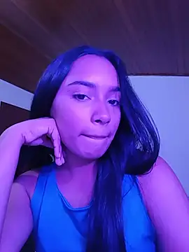 Snapshot of xcleila chatting on 06.25.26 xcleila online show from 06.25.26