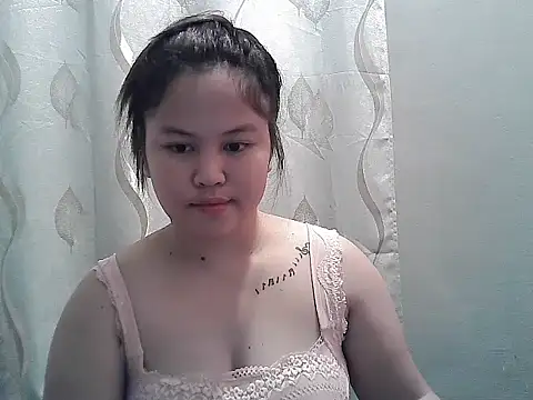 Snapshot of ThePrettySecret chatting on 06.06.26 ThePrettySecret online show from 06.06.26