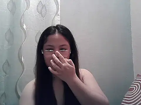 Snapshot of ThePrettySecret chatting on 06.27.26 ThePrettySecret online show from 06.27.26