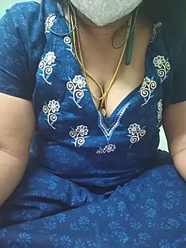Snapshot of Tamil-kaviya98 chatting on 06.18.26 Tamil-kaviya98 online show from 06.18.26