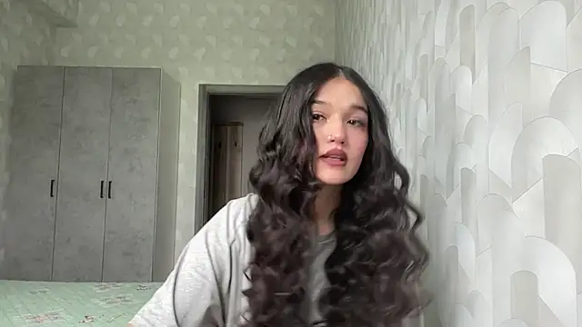 Snapshot of LisetteParajon chatting on 06.11.26 LisetteParajon online show from 06.11.26